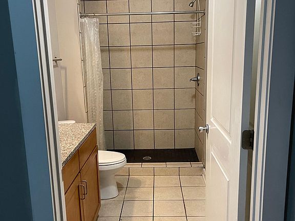 4th image of 743 W Saint Augustine St #2