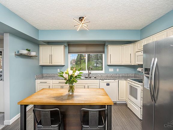 5th image of 5803 Farm Field Dr