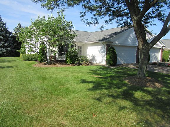 3rd image of 947 Hidden Valley Dr