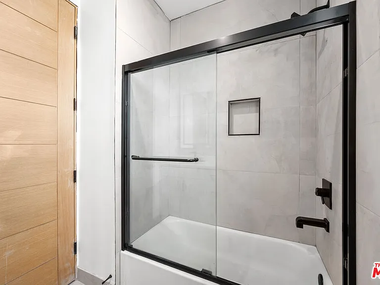 2123 S Cloverdale Ave #1 — Photo 29