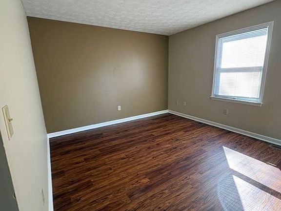 5th image of 25146 York Dr APT 32