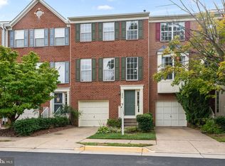 2456 Covered Wagon Ct, Herndon, VA 20171