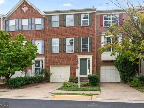 2456 Covered Wagon Ct, Herndon, VA 20171