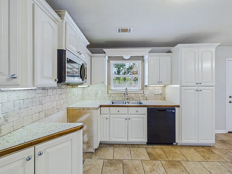 29 Green Apple Dr-13_04212026