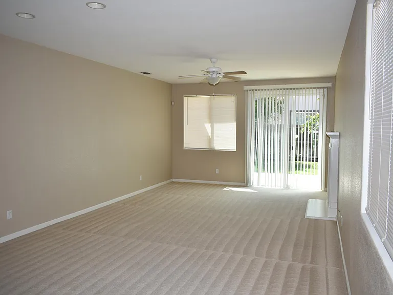 484 Beckman Way — Photo 3