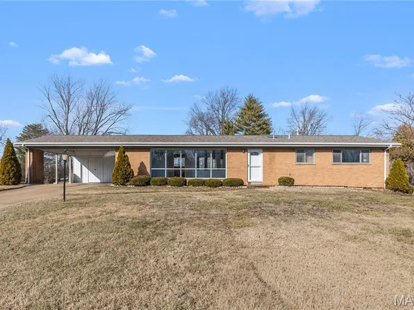 9479 Indian Meadows Dr, Saint Louis, MO 63132