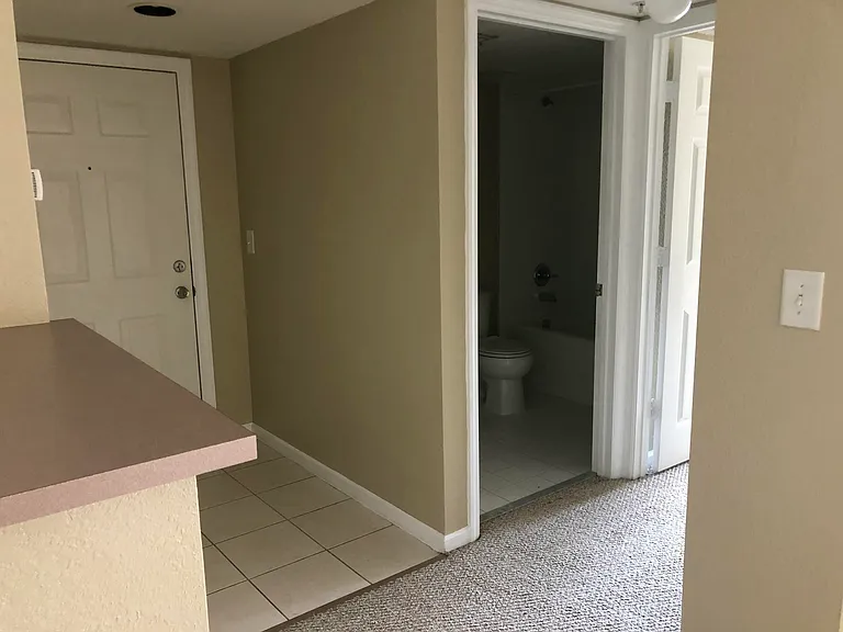 181 SW Palm Dr #203 — Photo 10