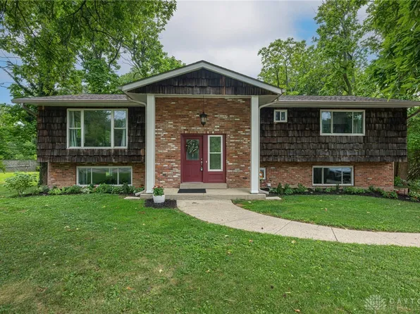 2010 N Fairfield Rd, Dayton, OH 45432