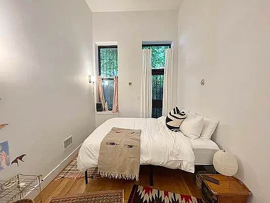 5th image of 949 Willoughby Ave APT 111
