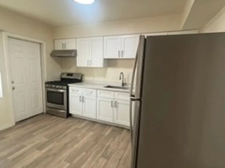 1405 W Clarendon Ave — Photo 12