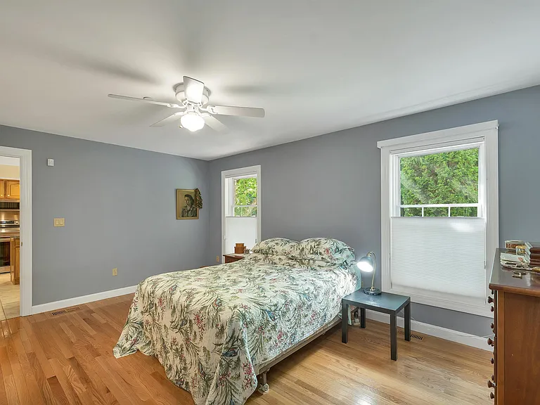 20 Emily Cir — Photo 14