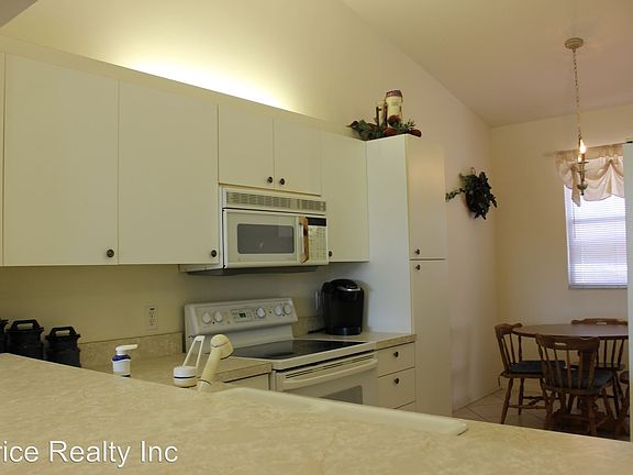 4th image of 380 Robin Hood Cir Unit 201
