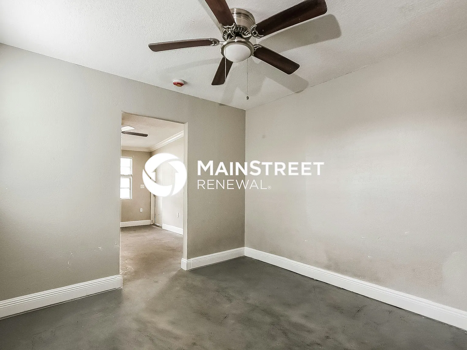 1230 Saint James Rd — Photo 2