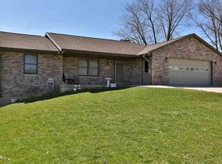 200 2nd Ave, East Dubuque, IL 61025