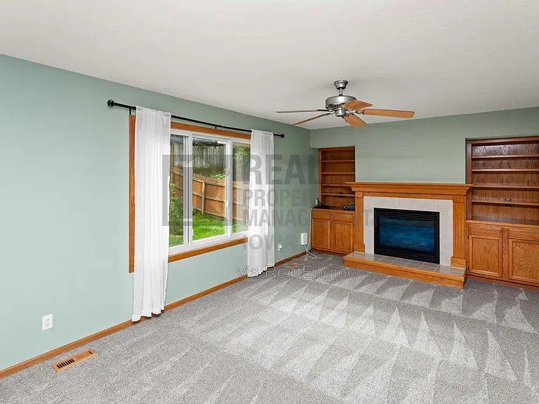 8912 Highland Oaks Dr — Photo 6