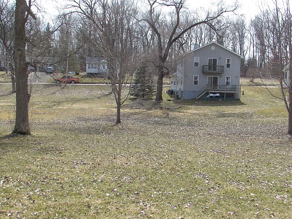 3rd image of 23630 Golf Rd