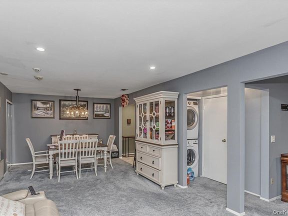 5th image of 62 Cambridge Drive W
