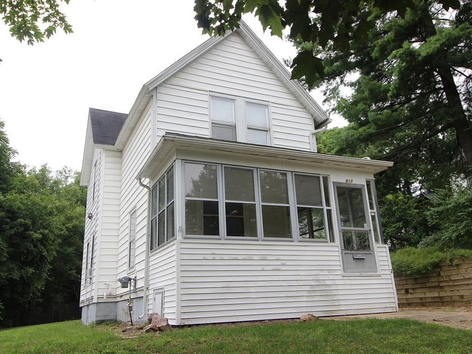 1st image of 817 Pioneer St