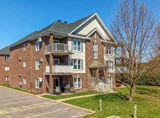 1447 Boulevard Brassard #202, Chambly, QC J3L6Z4