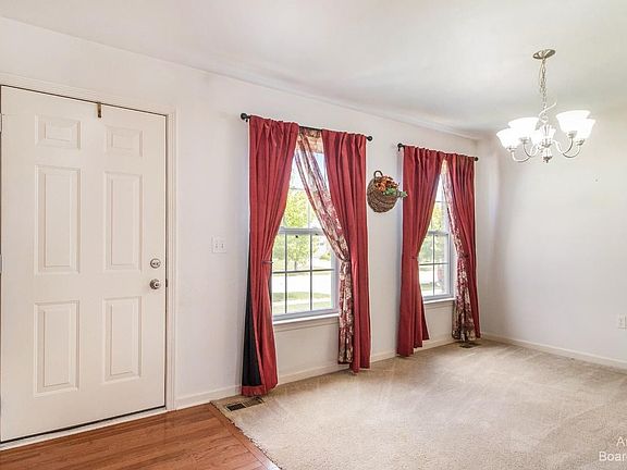 3rd image of 6204 Aspen Way