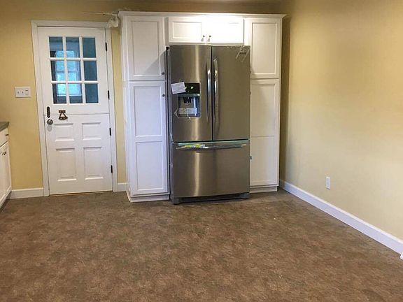 Kitchen 13’ x 18’6”