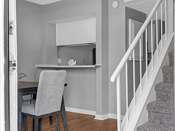 5th image of 909 Slater St APT 115
