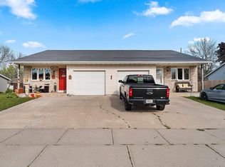 807 Columbus St, Two Rivers, WI 54241