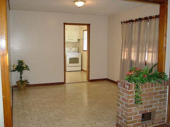 4th image of 3544 S Saint Clair St