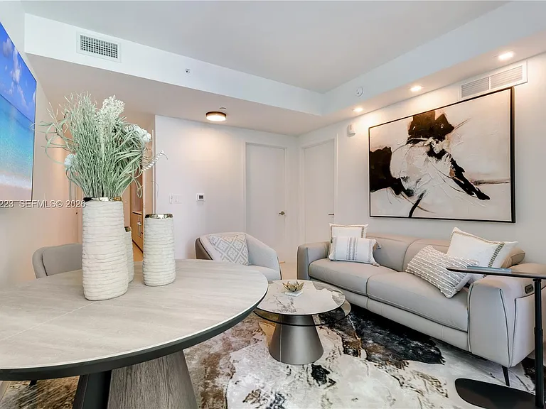 77 SE 5th St #3605 — Photo 3