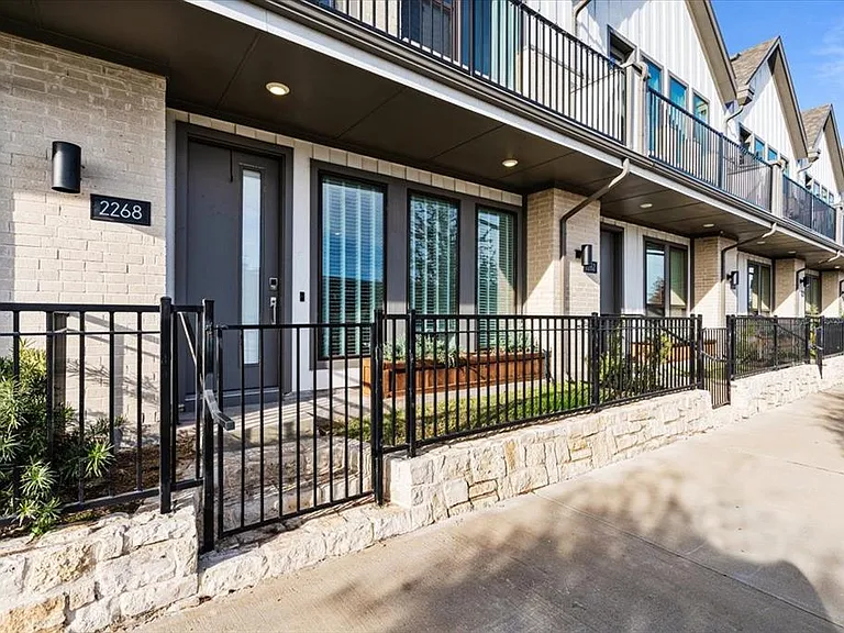 2268 Rook Dr — Photo 14