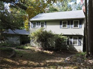 48 Highpoint Rd, Woodbury, CT 06798