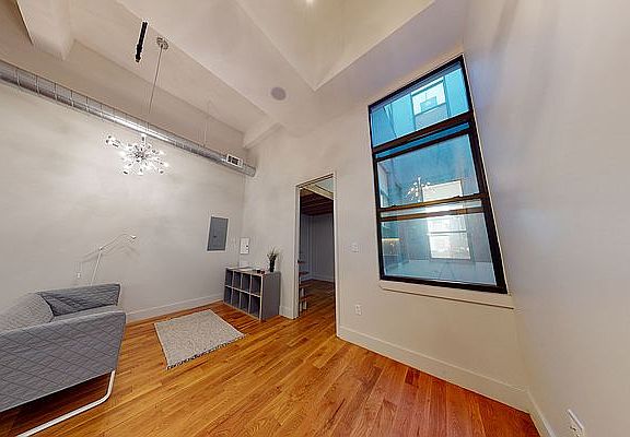 4th image of 374 Kosciuszko St #234