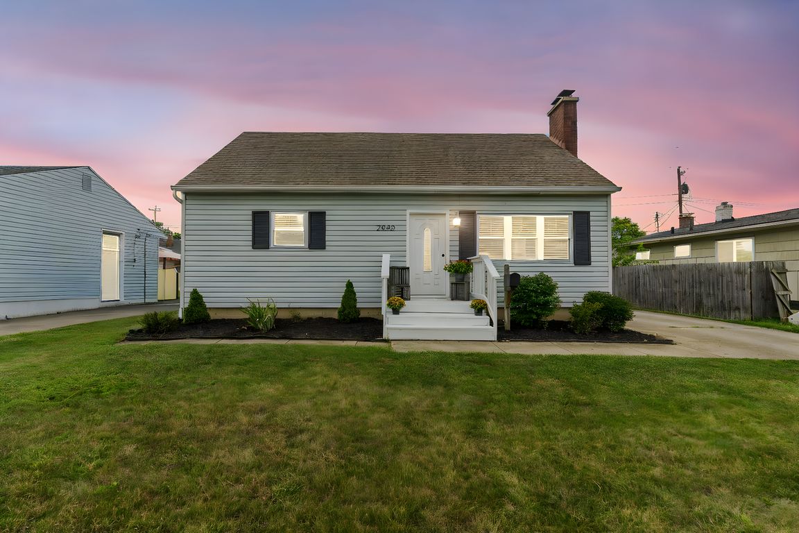 2840 Brookpark Cir (Exterior)-2 day to dusk.jpeg