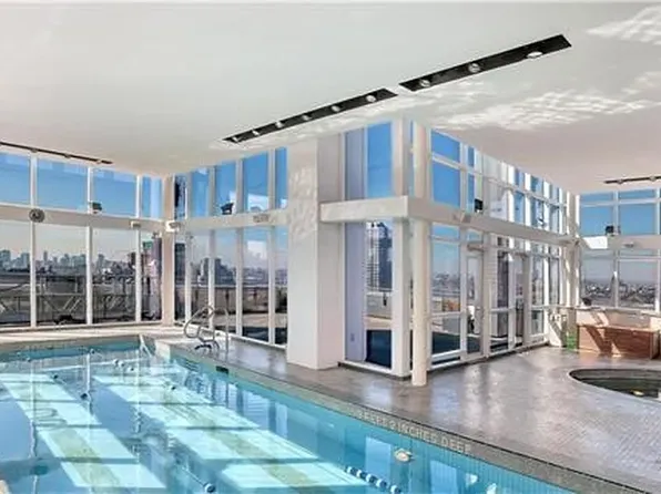 350 West 42nd Street image 10 of 13