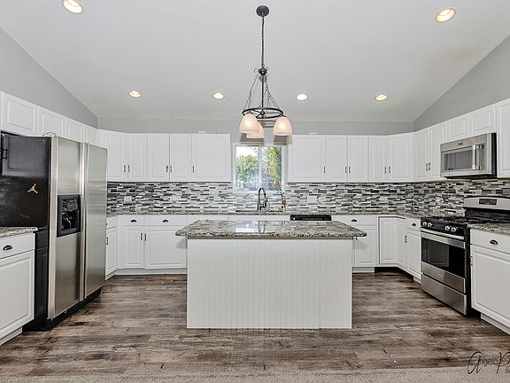4th image of 114 Forest Glen Dr