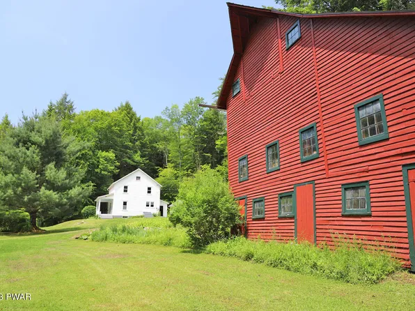 649 John Davis Rd, Milanville, PA 18443