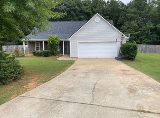 704 Stonecrest Ln, Loganville, GA 30052