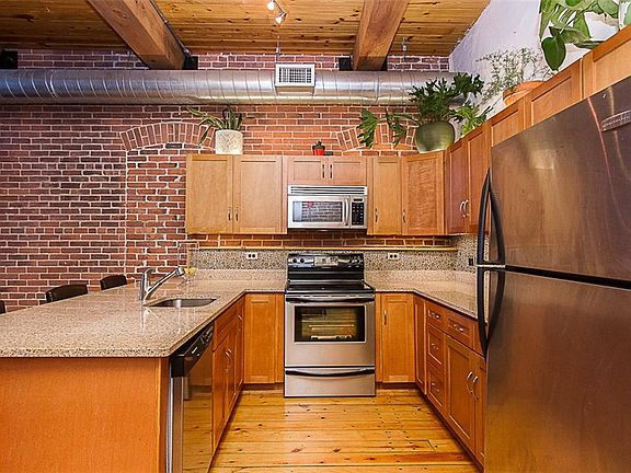 4th image of 407 Pine St #303