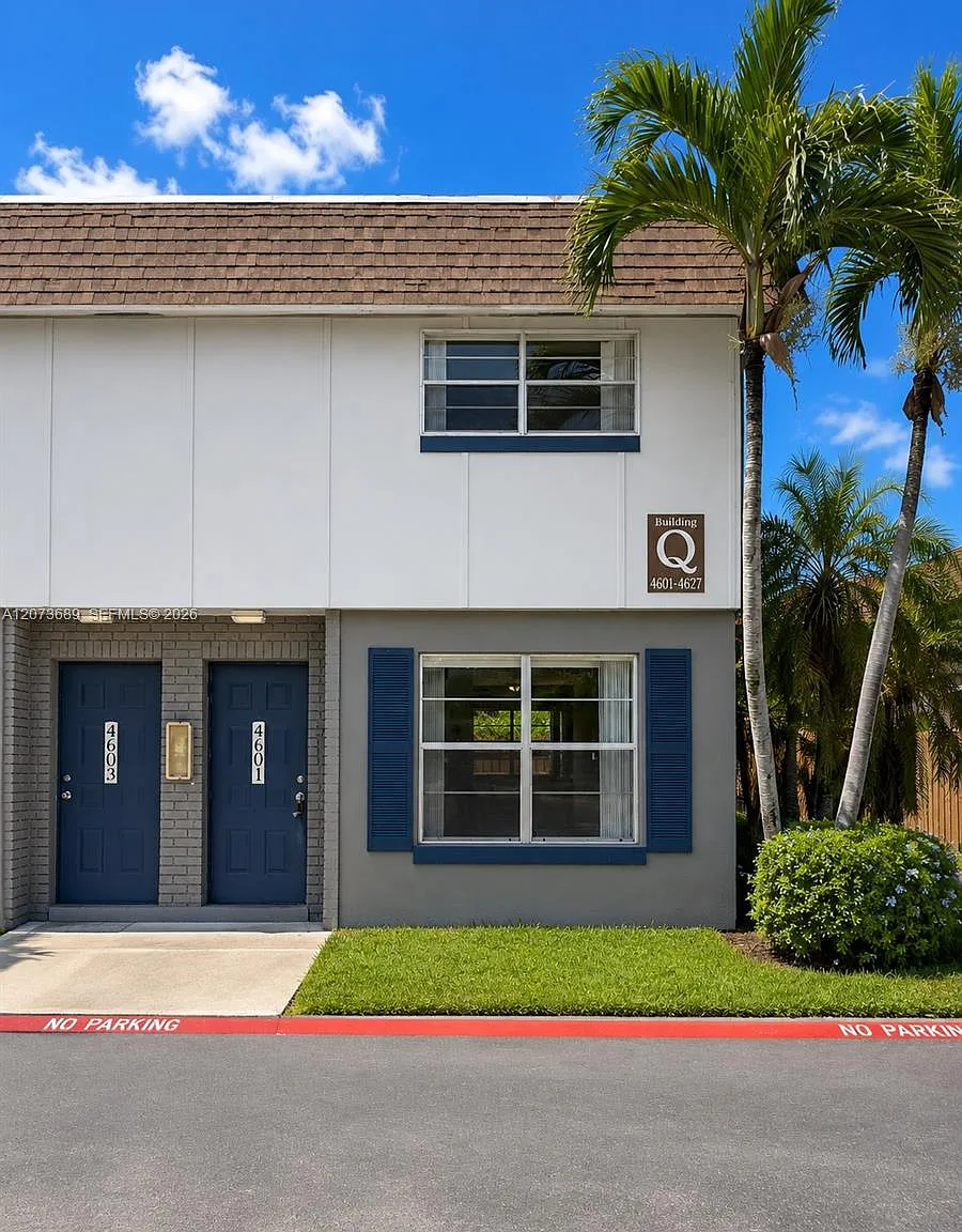 Townhouses Of Plantation — Photo 1