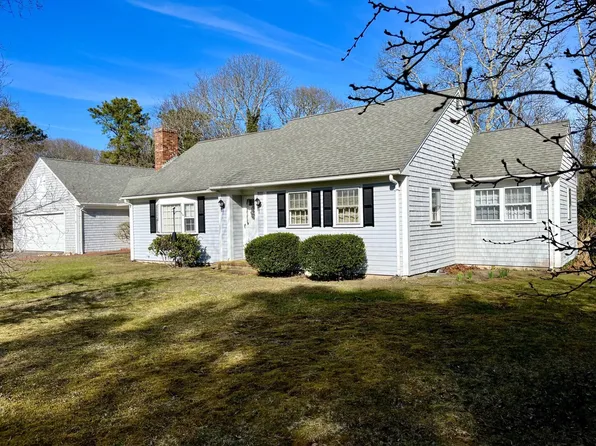 32 Homestead Lane, Yarmouth Port, MA 02675