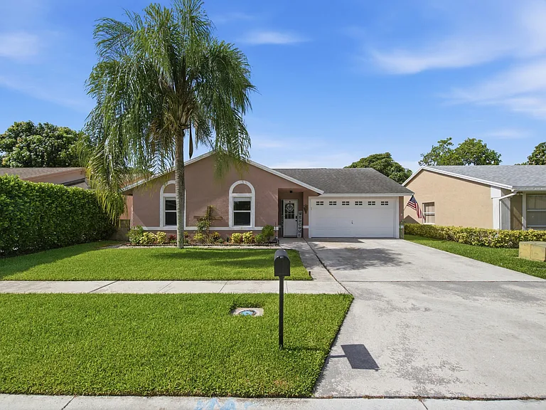 5635 Lake George Pl — Photo 4