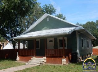 312 Cherry St, Cottonwood Falls, KS 66845