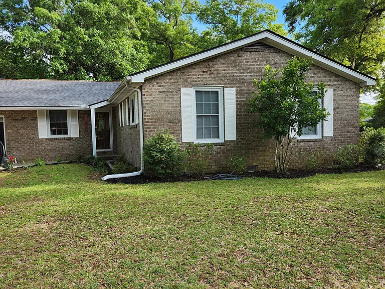1379 Camp Rd — Photo 18