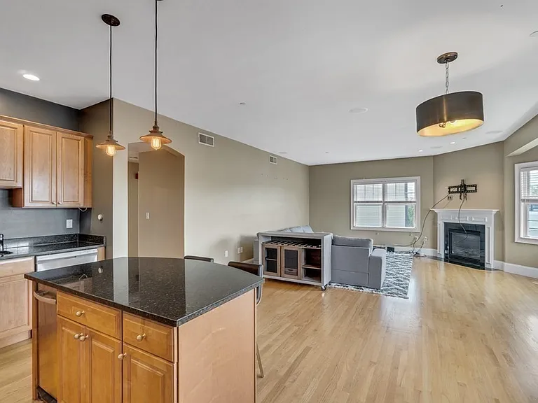 29 Vinton St #7 — Photo 1