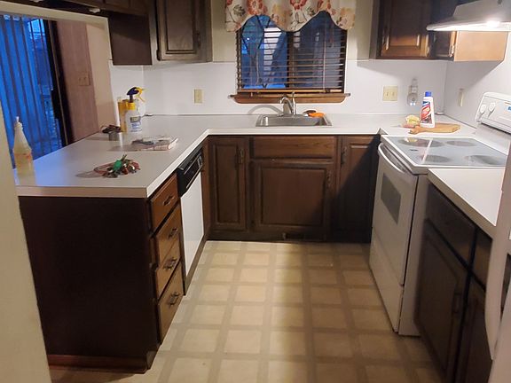 3rd image of 3036 Burton St SE