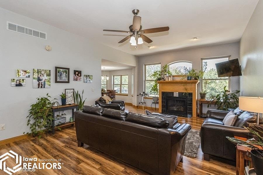 2616 Vine Ave, Ainsworth, IA 52201 Zillow