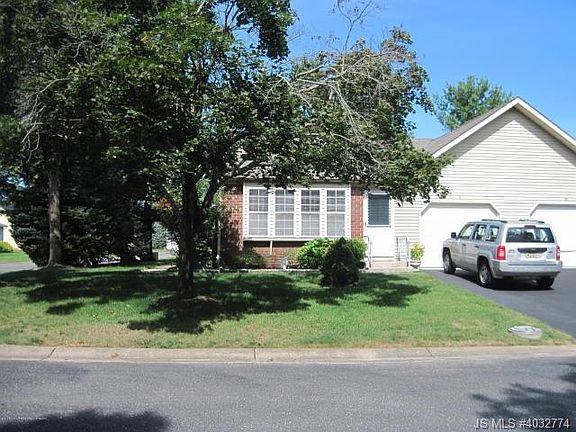 3rd image of 9A Norwich Dr #64