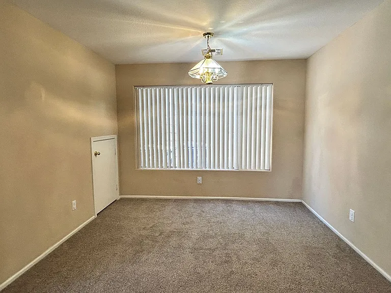 2109 N 109th Ave — Photo 3