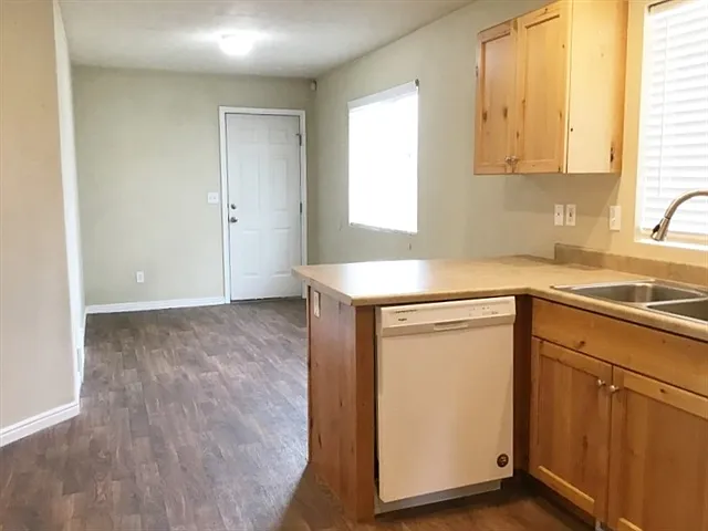188 W 1530 N — Photo 11