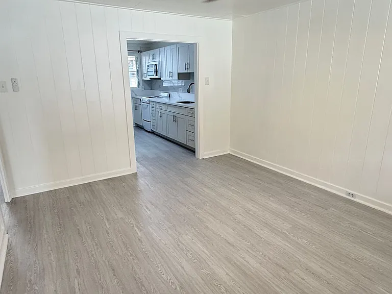 1323 Kinau St — Photo 8